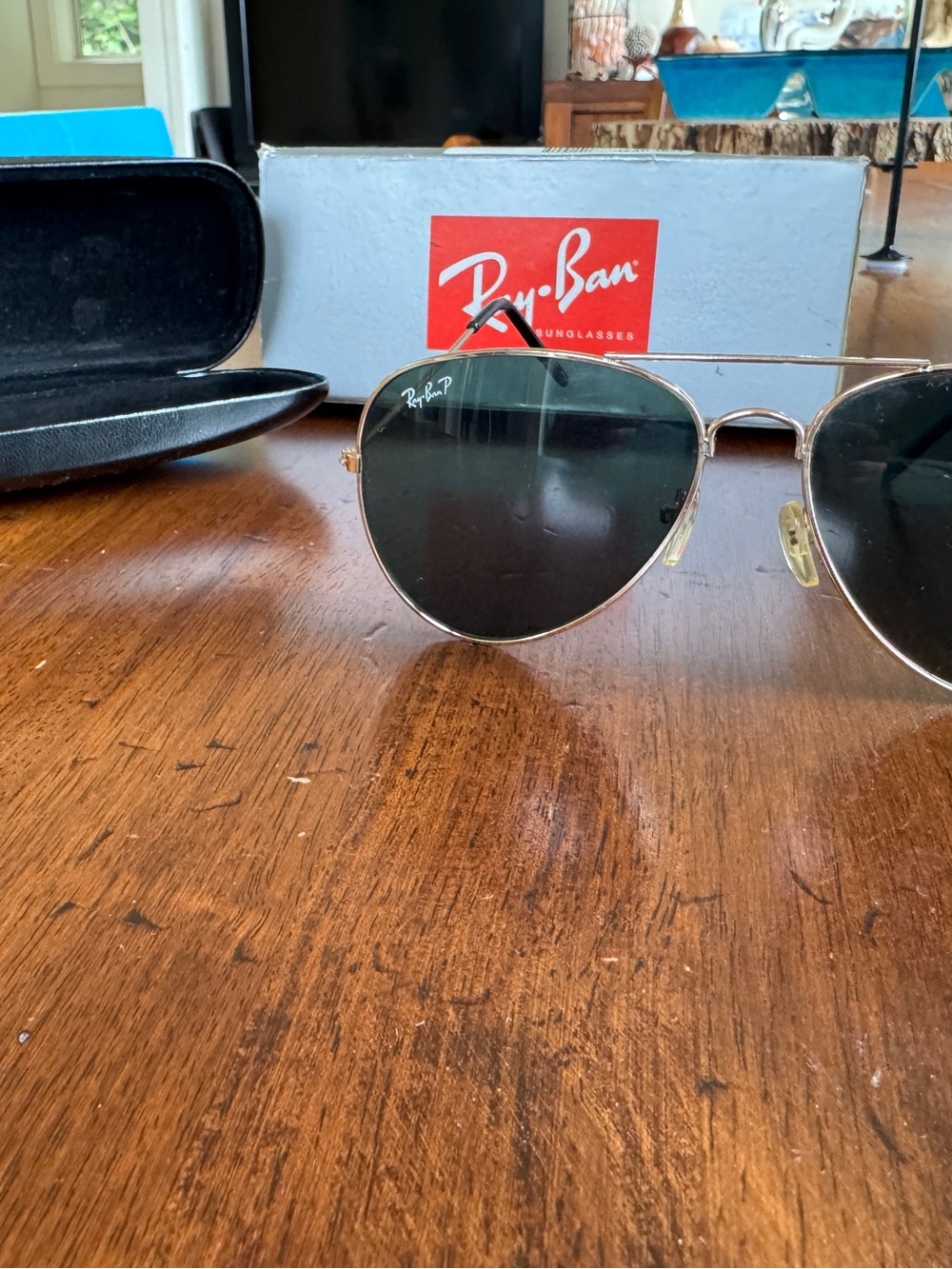 Ray-Ban Aviator Sunglasses with Green Lenses and Gold Frame